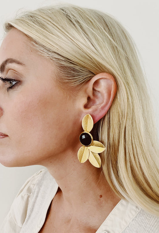Load image into Gallery viewer, Earring- The Black and Gold Flower
